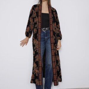 Never Worn ZARA VELVET TRIM KIMONO Size Small